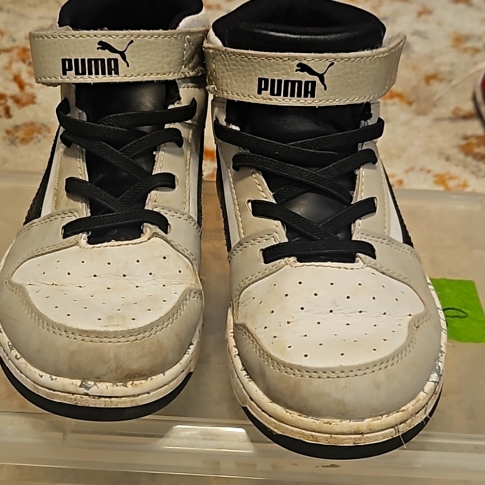 Boys Puma Tennis Shoes